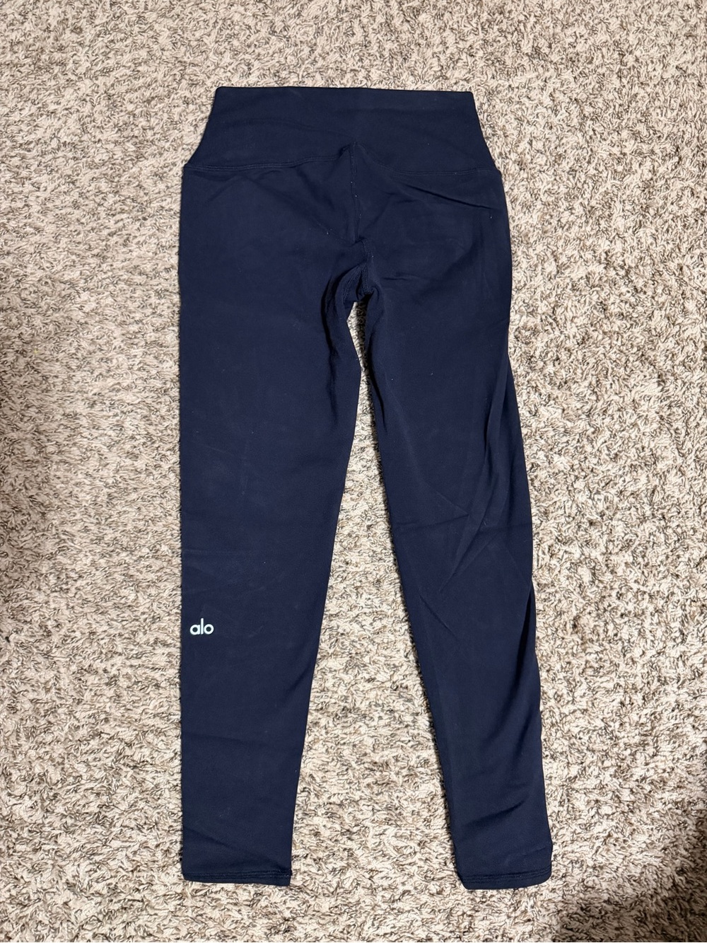 Alo Leggings - Picture 2 of 3